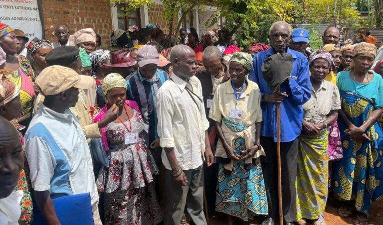 Sud-Kivu : Les personnes de 3è age plaident auprès du gouverneur de province pour un accès gratuit aux soins de santé
