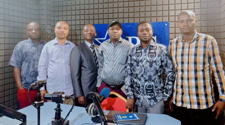 Sud-Kivu/Campagne de contributions volontaires lancée par le gouverneur : Pour certains analystes, c&rsquo;est de la mendicité, et pour d&rsquo;autres, c&rsquo;est une initiative louable