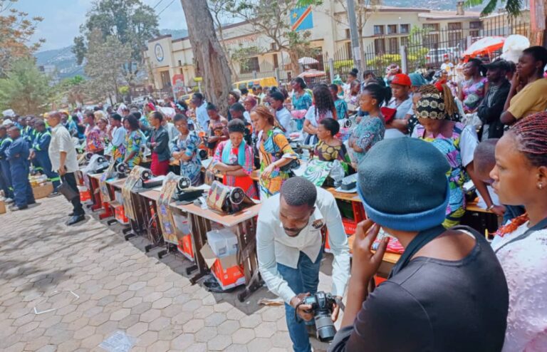 Sud-Kivu : 4005 jeunes et adolescents encadrés et économiquement réinsérés dans la société grâce au projet  » resilience communautaire en éducation formelle et non formelle « 