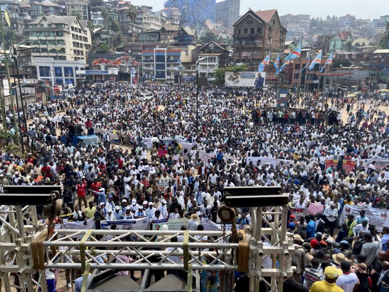 Marche au Sud-Kivu: Les manifestants exigent la paix et la cessation urgente des hostilités par le M23