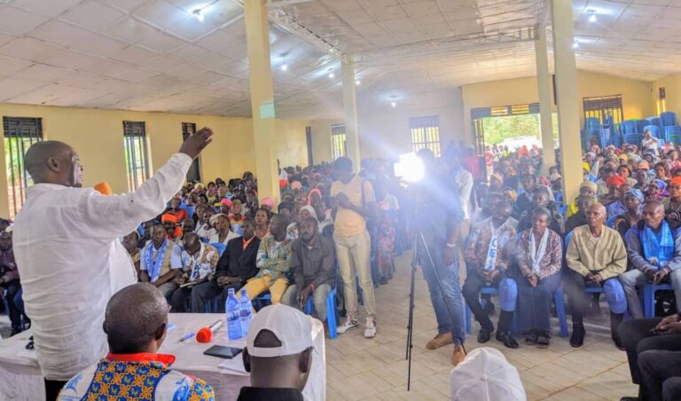 Walungu: poursuivant son marathon parlementaire, le sénateur Basengezi Katintima annonce la construction d&rsquo;une savonnerie à Kakumbo